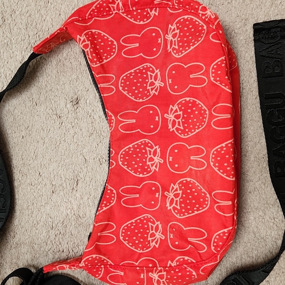 BAGGU strawberry Miffy - Picture 2 of 4